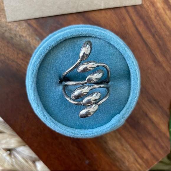 Sterling Silver Abstract Metal Ring size 8 - Picture 2 of 4